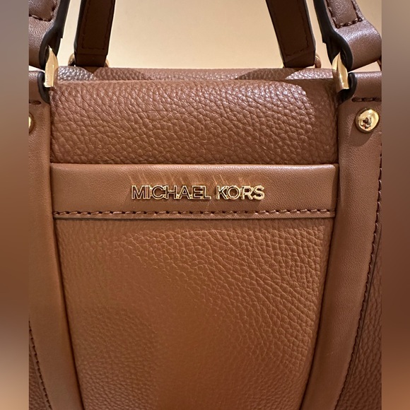 Michael Kors small “beck” satchel/ crossbody - Picture 8 of 10